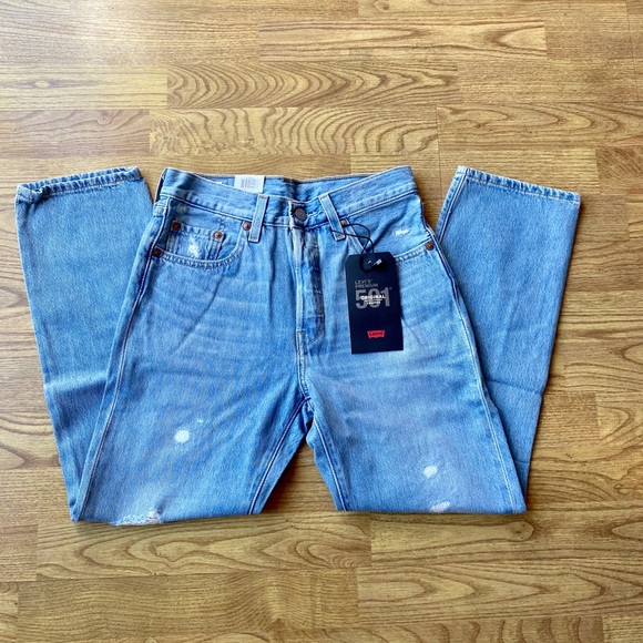 Levi's 501 High Waist Ripped Crop Straight Jeans - Picture 3 of 12